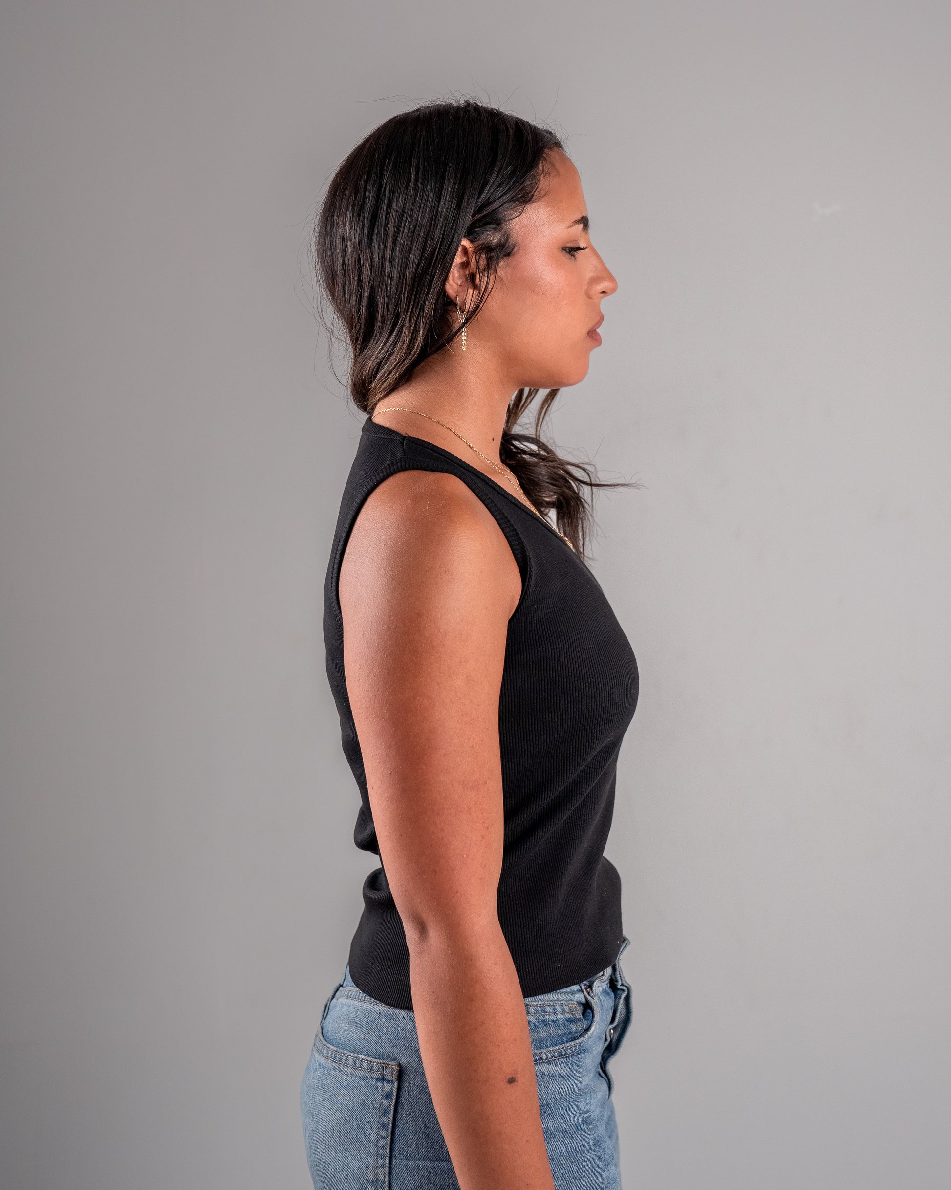 0220. Ribbed Tank